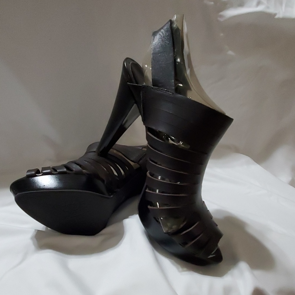 a.n.a. A New Approach shoes